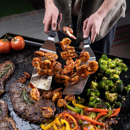 Blackstone 1900 On The Go Tabletop Griddle with Hood - 17"