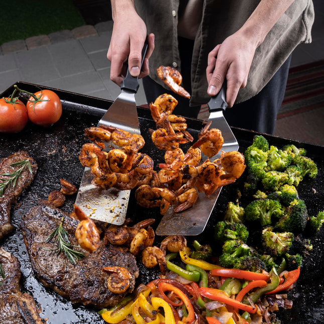 Blackstone 1900 On The Go Tabletop Griddle with Hood - 17"